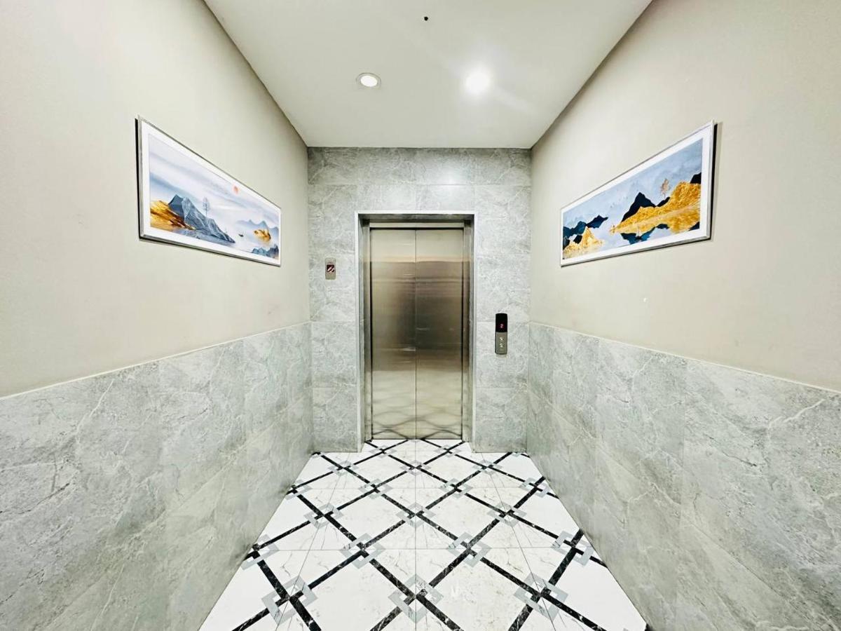 Ferienwohnung Central Park In The City Center Almaty Exterior foto
