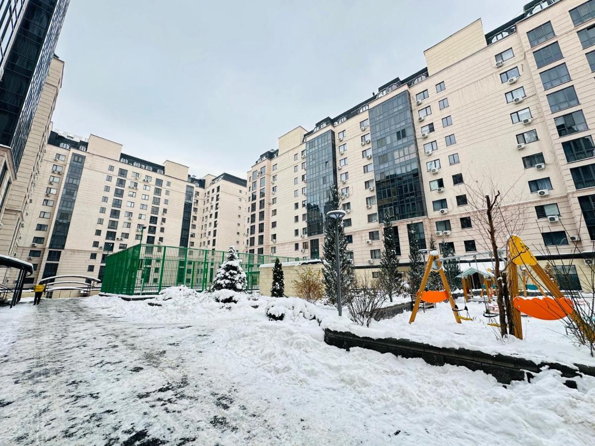 Ferienwohnung Central Park In The City Center Almaty Exterior foto