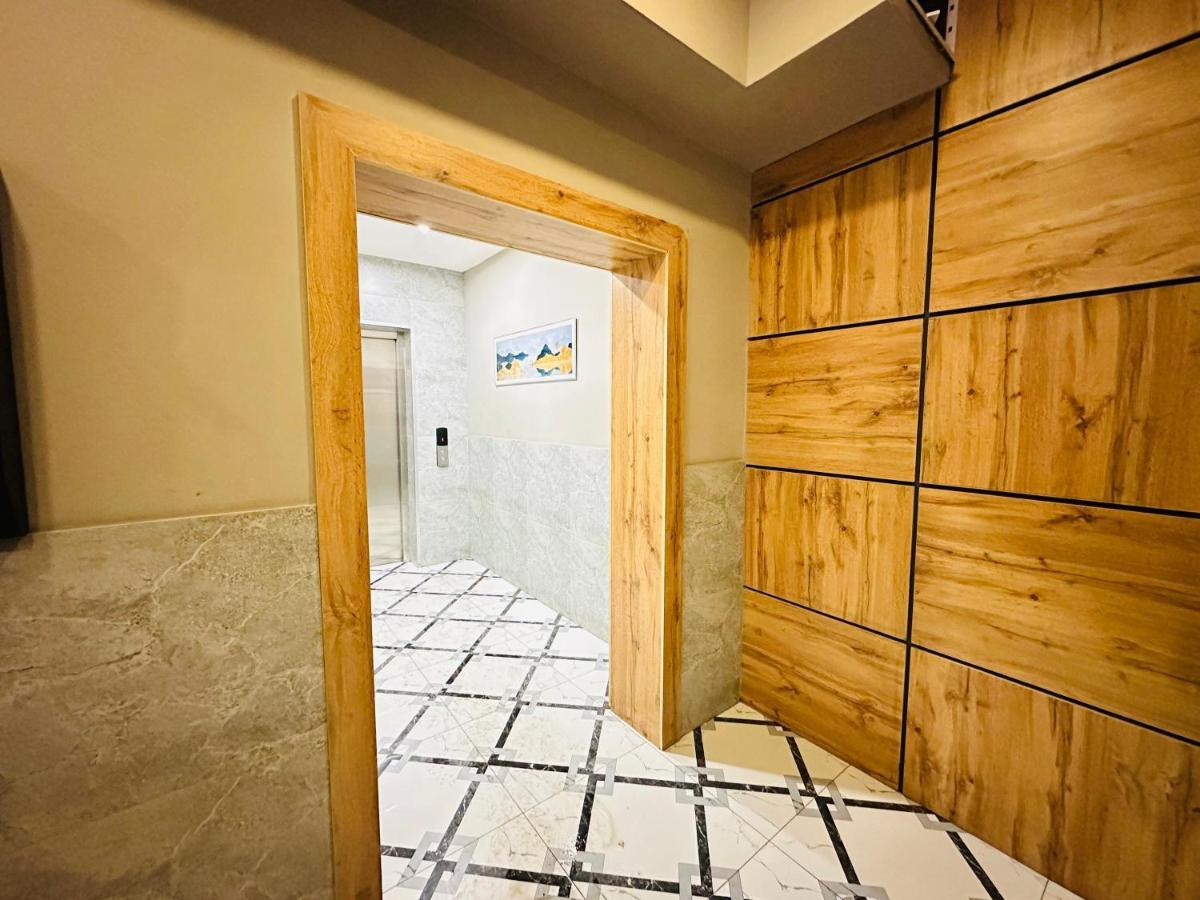 Ferienwohnung Central Park In The City Center Almaty Exterior foto